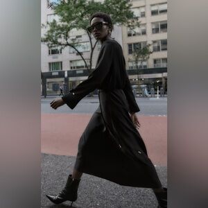 CHIC BELTED CREPE MIDI DRESS NWT